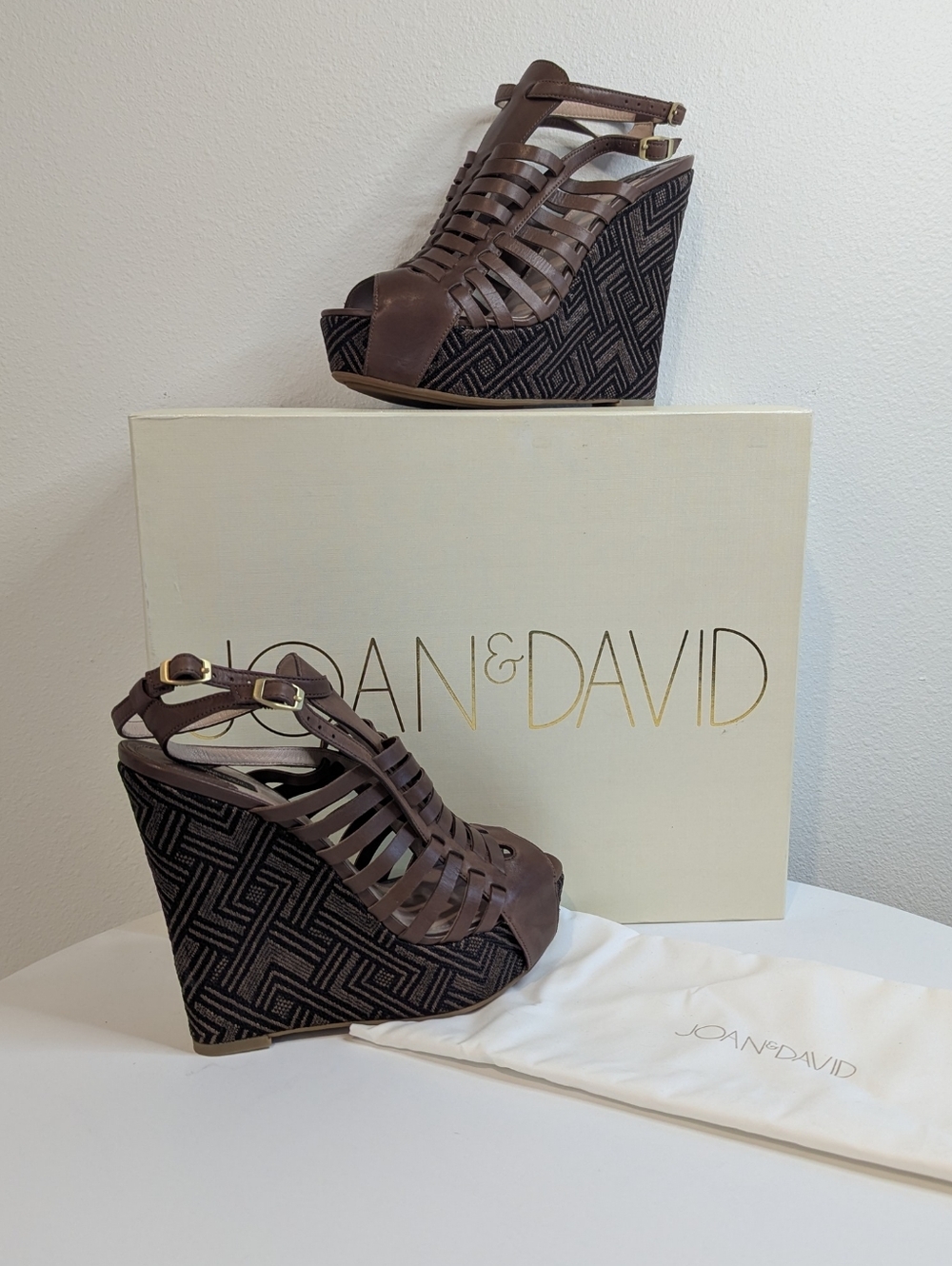 Joan & David Dastephy Brown Leather Caged Wedge Sandals Sz 8.5 w/Box